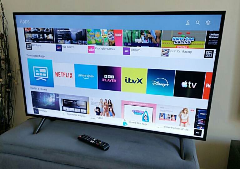 Samsung Smart TV, Has All The Apps, 43 inch Screen, 4 K Picture Quality, Great Quality TV