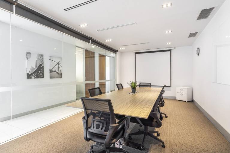 Cheltenham - GL52 8YQ \ Customisable Office Space for Up to 10 Desks