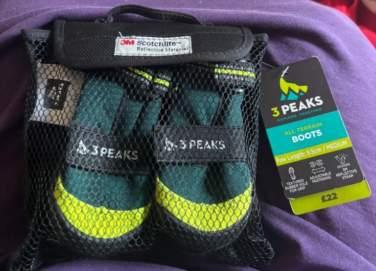 Dog Boots - 3 Peaks - Size Medium - NEW WITH TAGS