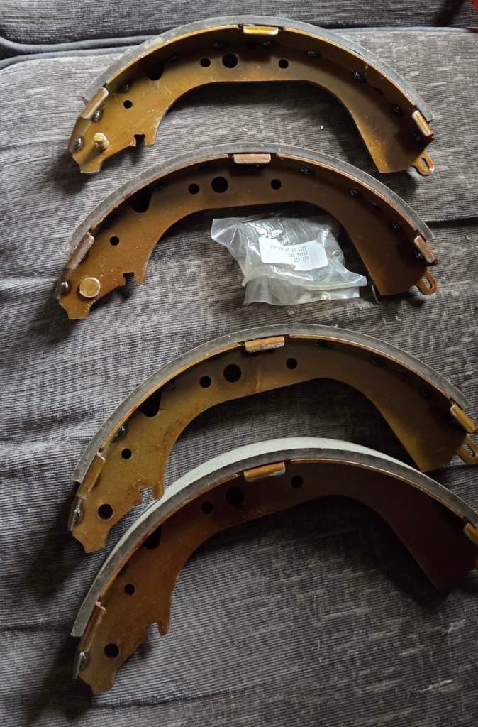 toyota hilux 2005 mk5 kdn165 and other models Brake shoes 