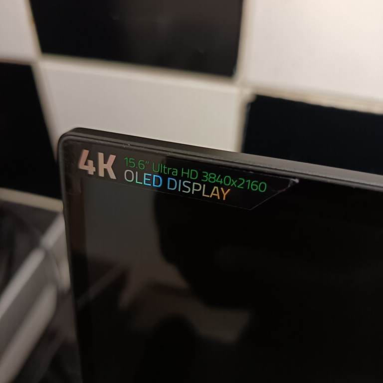 Razer Blade 15 4K OLED 16gb ram 512gb SSD RTX 2070 MAX-Q Gaming Laptop 