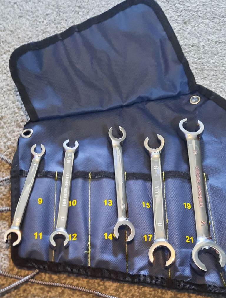 Flare nut wrench set 