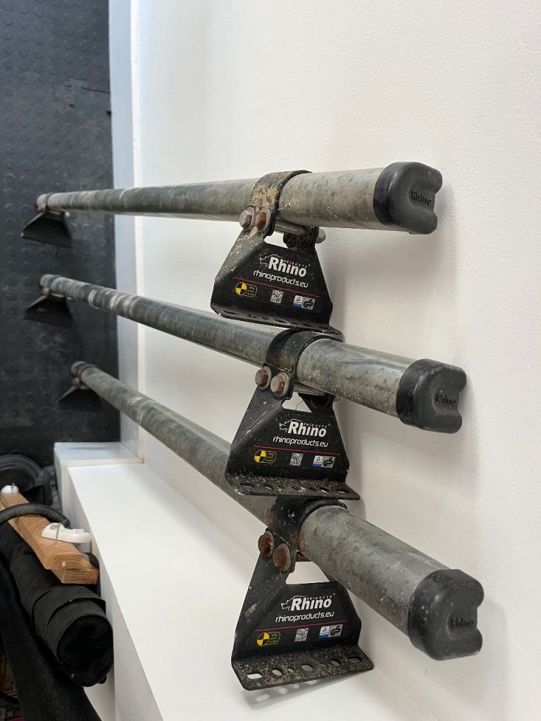 Rhino roof bars 