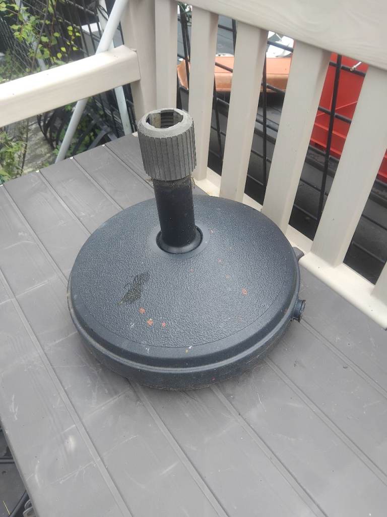 Garden umbrella stand £5