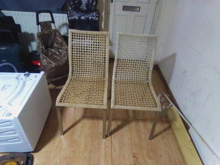 2 VERY COMFY SMART STYLISH DINNING CHAIRS IDEAL HOME OR GARDEN 