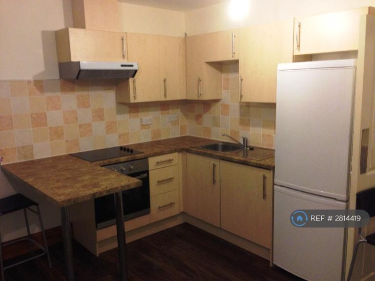 3 bedroom flat in Hyde Terrace, Leeds, LS2 (3 bed) (#2814419)