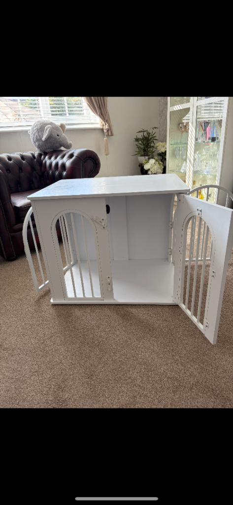White dog crate 
