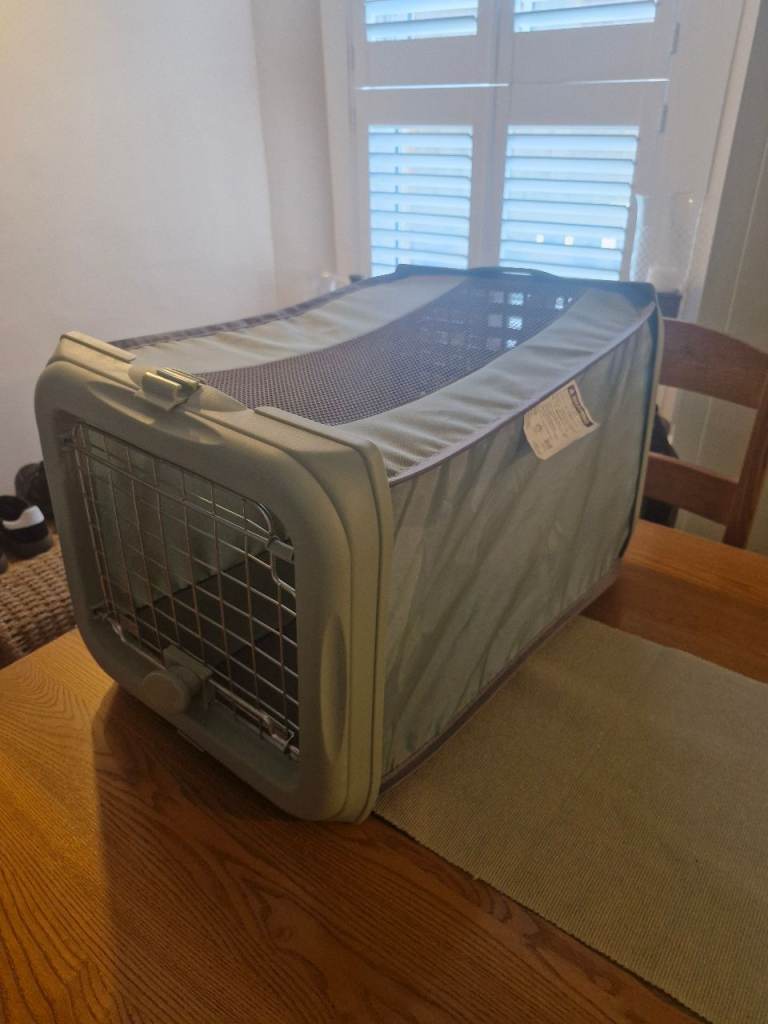 Pet dog cat car carrier 