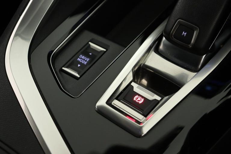 2022 Peugeot 5008 1.2 PureTech Allure Premium+ 5dr EAT8 HATCHBACK PETROL Automatic