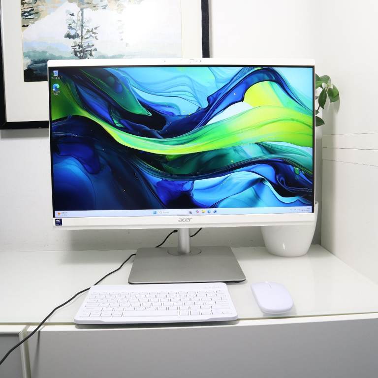 White All-in-One PC/ 12- Core Ultra 5 125U/ 16GB RAM/ SSD/ Win11