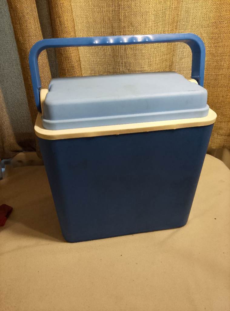 Cool Box with Handle – Blue, Good Condition