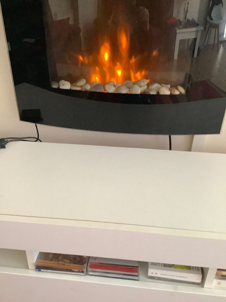 Simulated live flame fire