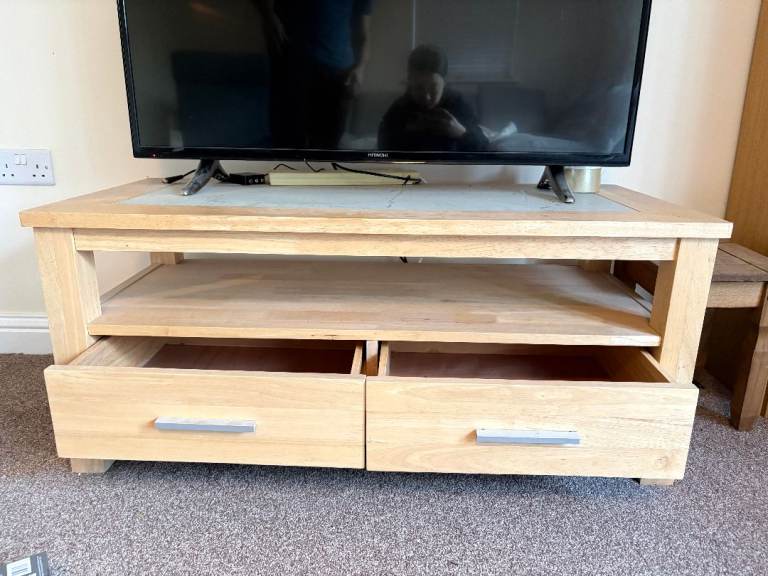 Good quality furniture for sale! (Relocating in March)