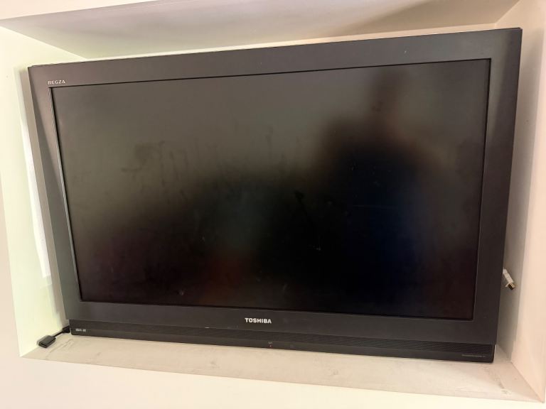 Toshiba Regza LCD TV – Good Condition