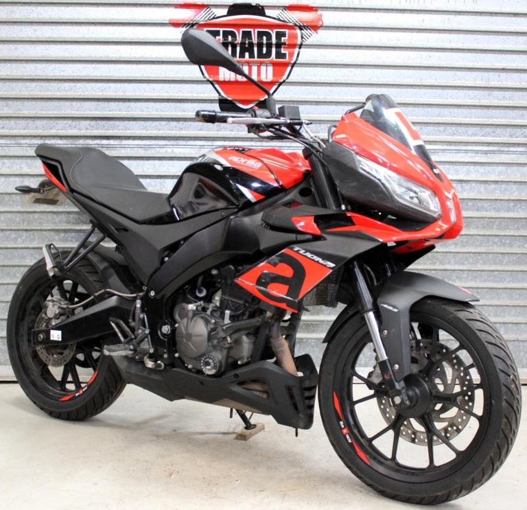 2022 22 APRILIA TUONO 125 LEARNER LEGAL TRADE SALE 6800 MILES RED NEW MOT CAT N