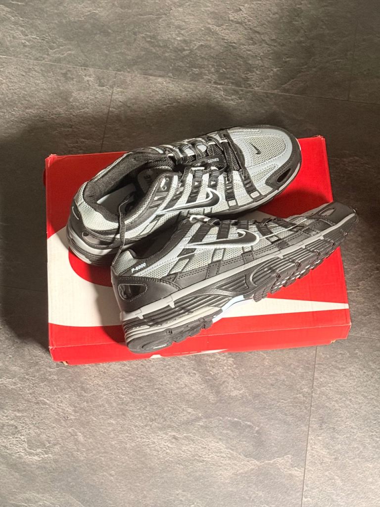 Nike Grey Trainers – Good Condition , Size UK 7