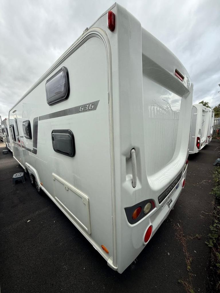 Swift Challenger Sport 686 Fixed Triple Bunk Beds