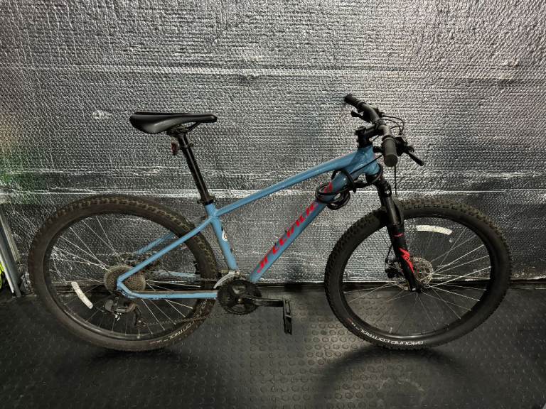 Specialized Rockhopper Hardtail Mountain Bike