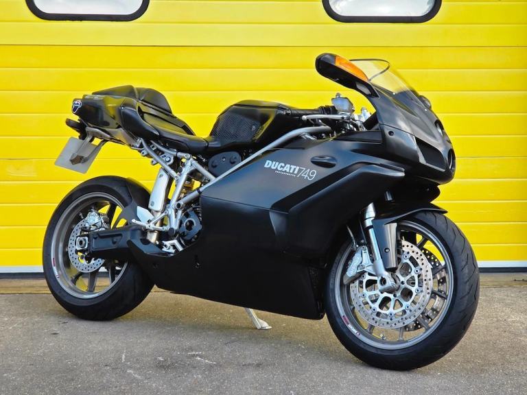 Ducati 749 DARK! TERMIGNONI EXHAUST! CARBON REAR HUGGER! FRESH BELTS