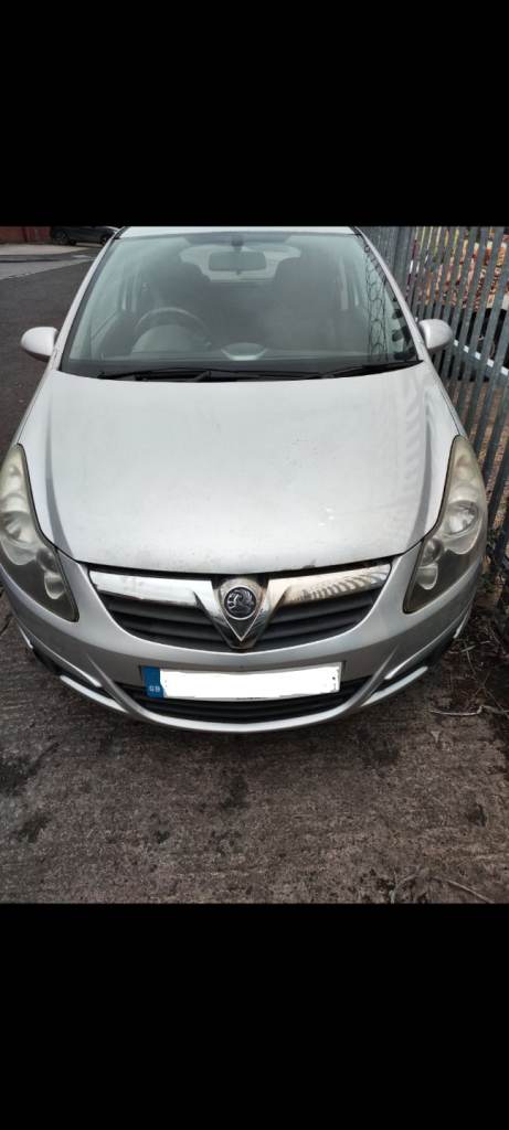 (Brand New MOT) Vauxhall CORSA SXI, 3 door hatchback (75k miles)