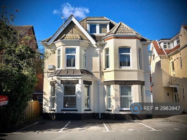 1 bedroom flat in Sea Road, Bournemouth, BH5 (1 bed) (#2983947)