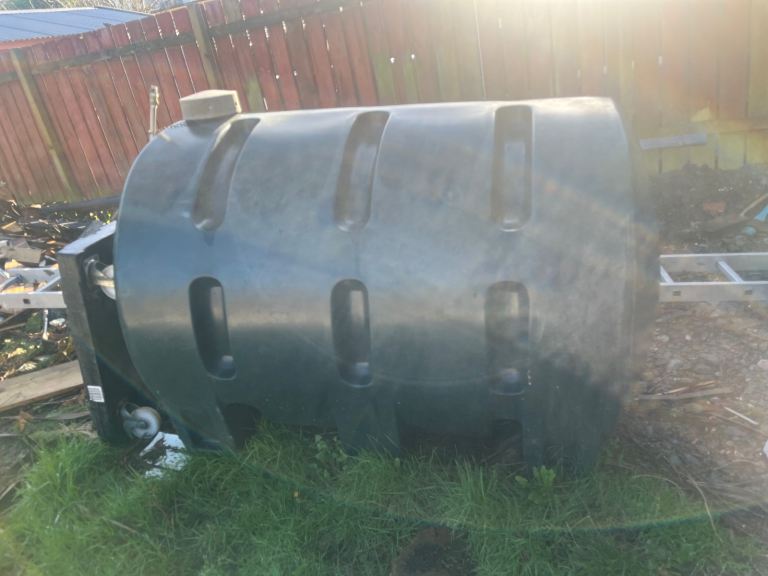 Free oil tank 
