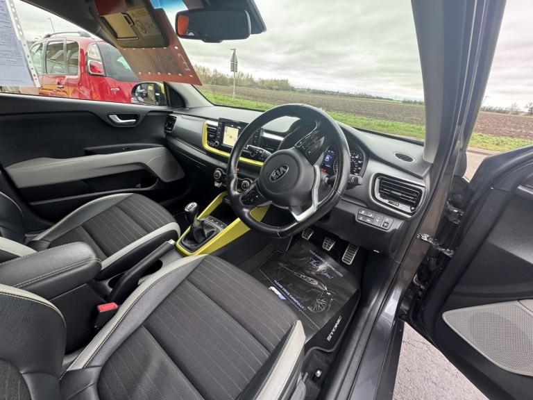 KIA STONIC 1.0 T-GDi First Edition Grey Manual Petrol 2018