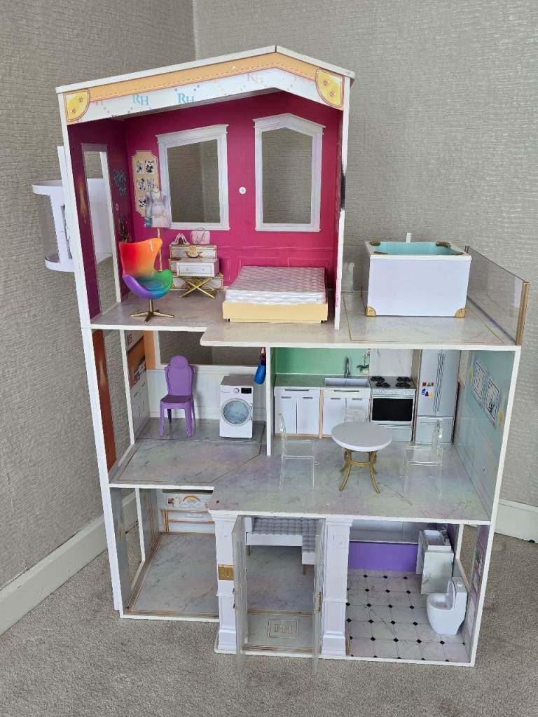 Rainbow high dolls house 