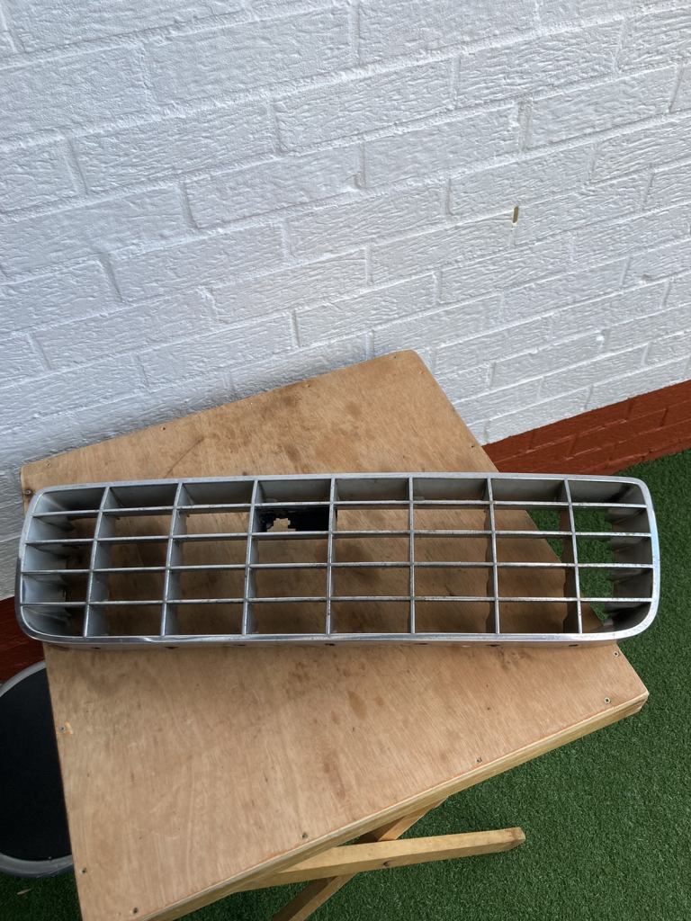 VAUXHALL SENATOR B GRILLE