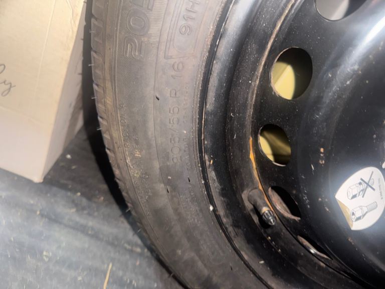 Michelin Tyre + Rim 205 55 R16