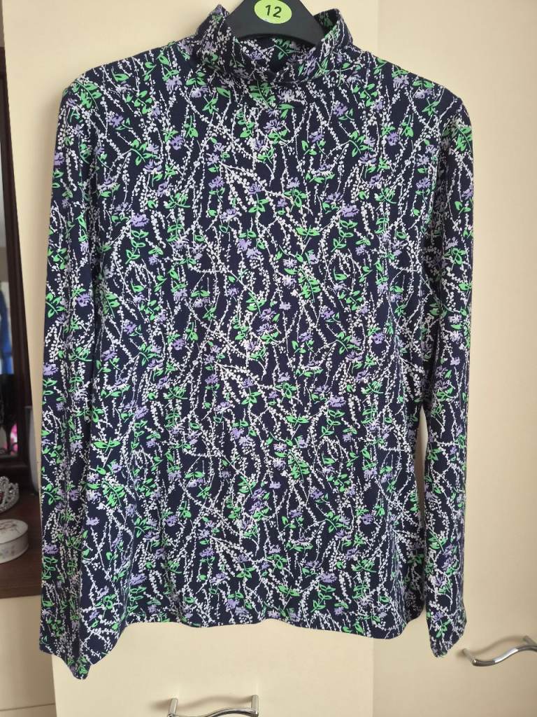 Lovely ladies long sleeve top by marks and spencers 