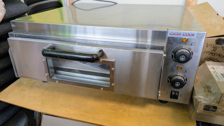 CATER-COOK Pizza Oven CX1765 – Good Condition