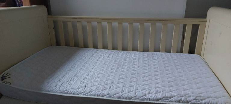 Cot bed for child