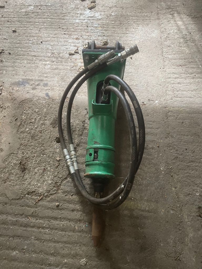 Hydraulic Breaker Hammer with Hoses – Good Condition