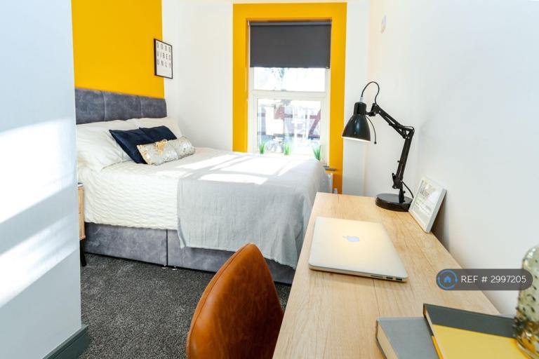 1 bedroom in Parrin Lane, Manchester, M30 (#2997205)