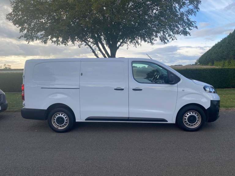 2023 Vauxhall Vivaro 1.5 Turbo D 2900 Dynamic L2 H1 Euro 6 (s/s) 6dr PANEL VAN Diesel Manual