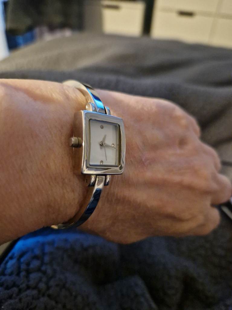 Pair of fashion watches 