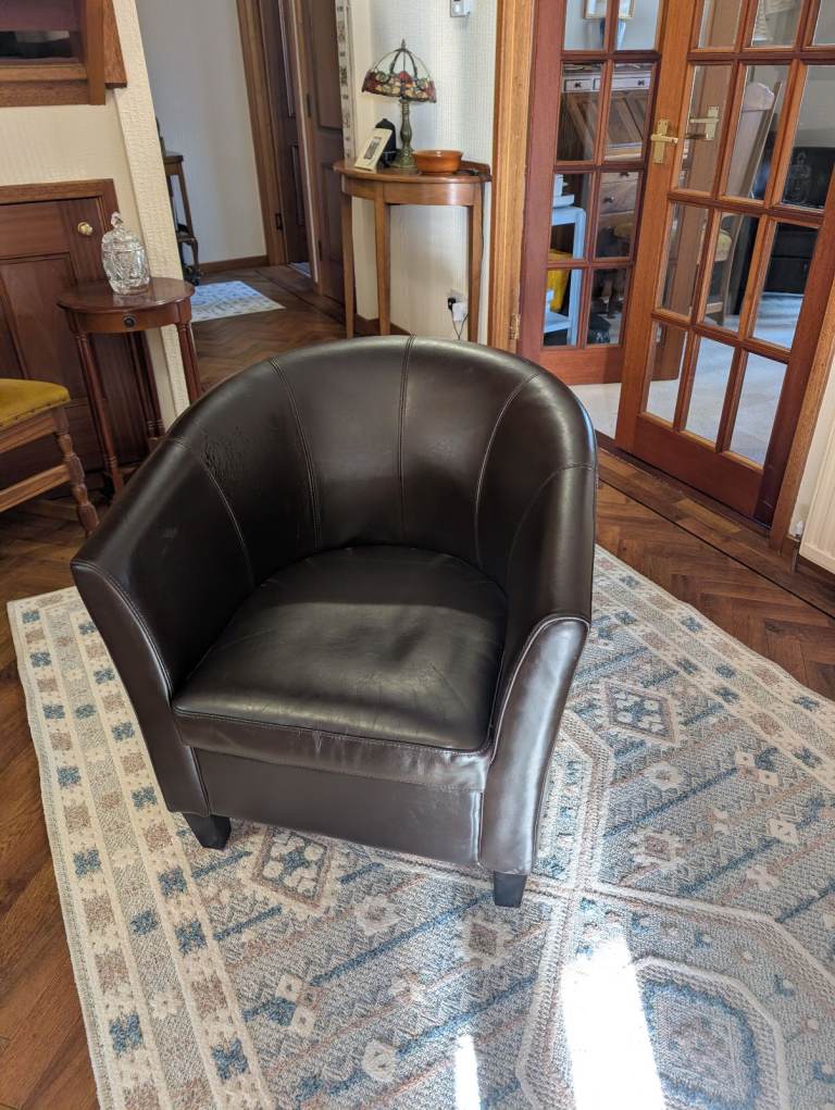 2 tub chairs 