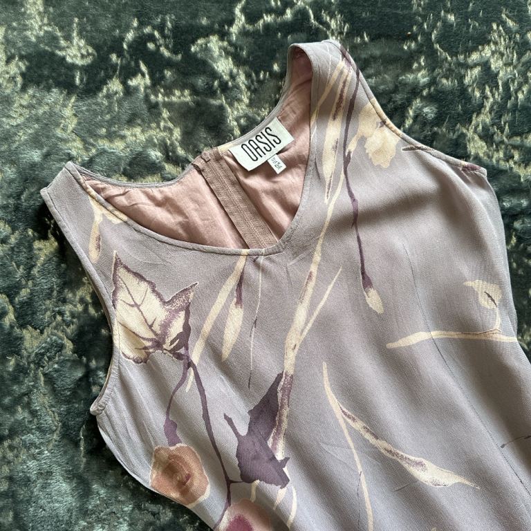 Ladies sleeveless lilac floral summer dress