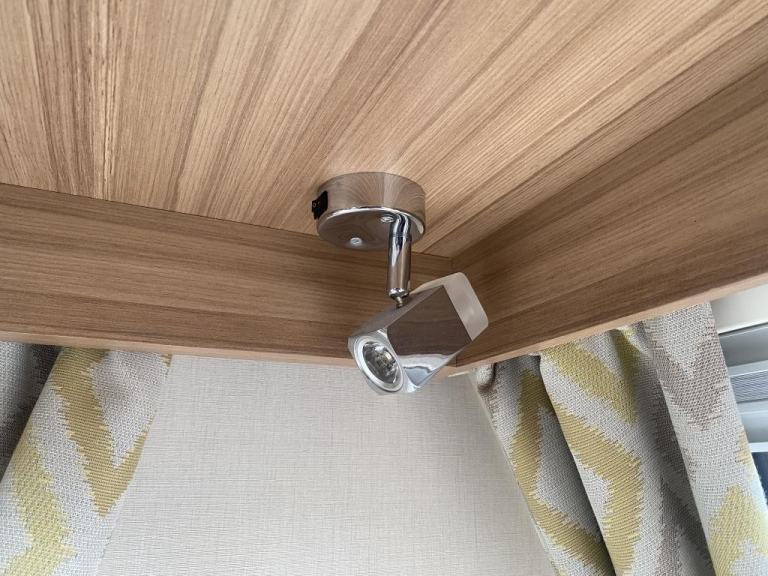 2017 LUNAR CLUBMAN ES LUXURY TOURING CARAVAN