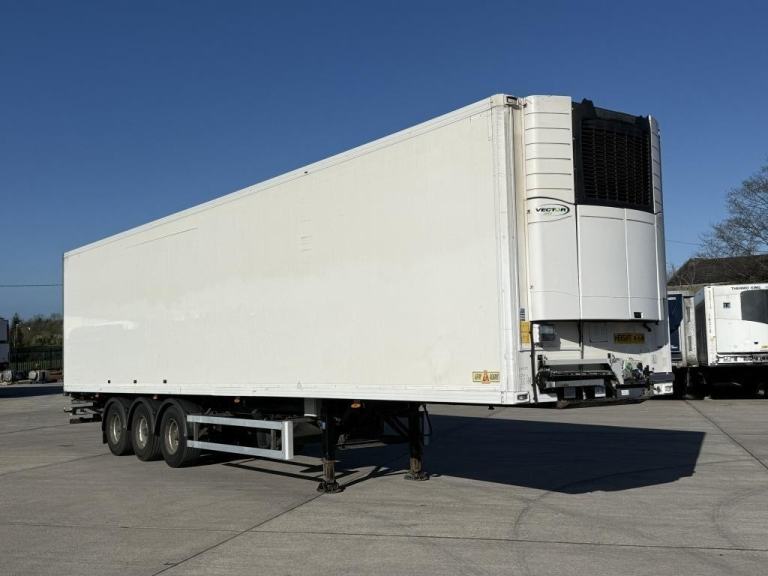 GRAY & ADAMS 4.5 MT FRIDGE TRI AXLE TRAILER