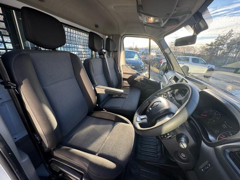 2023 Renault Master Dropside dCi ENERGY 35 Business 2.3 145 PS FWD LWB Euro 6 with 2 Keys, 6 Sp D...