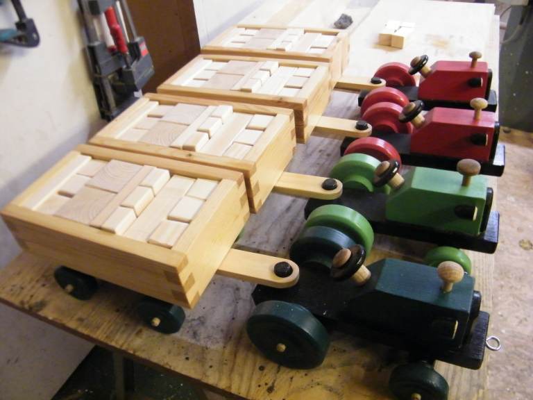 WOODEN TRACTORS AND TRAILERS. NEW HAND MADE.