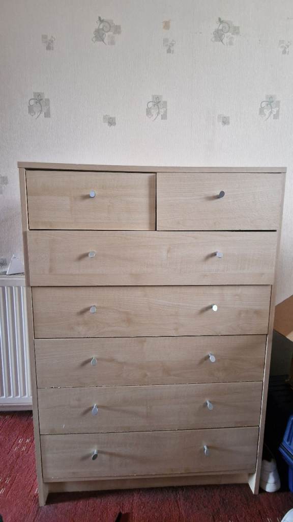Chest of drawers 