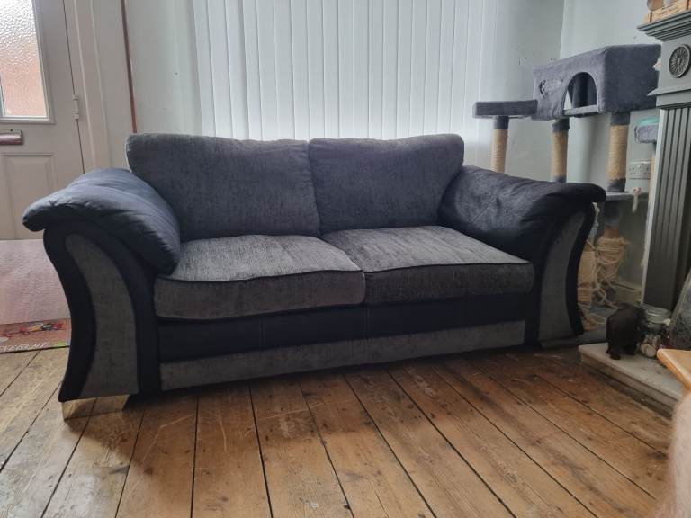 2 seater pull out sofa