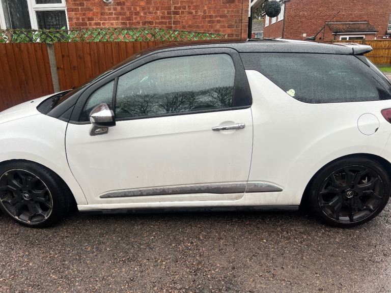 Citroen, DS3, Hatchback, 2013, Manual, 1598 (cc), 3 doors