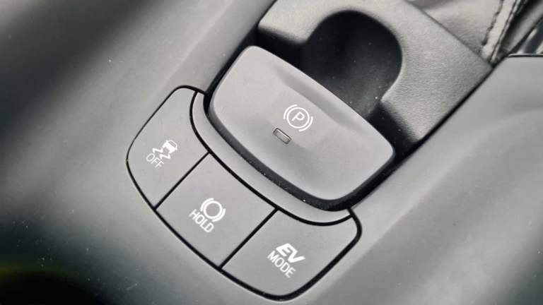 Toyota C-HR Hybrid 1.8 VVT-h Icon ULEZ Free Automatic CVT Excellent Condition