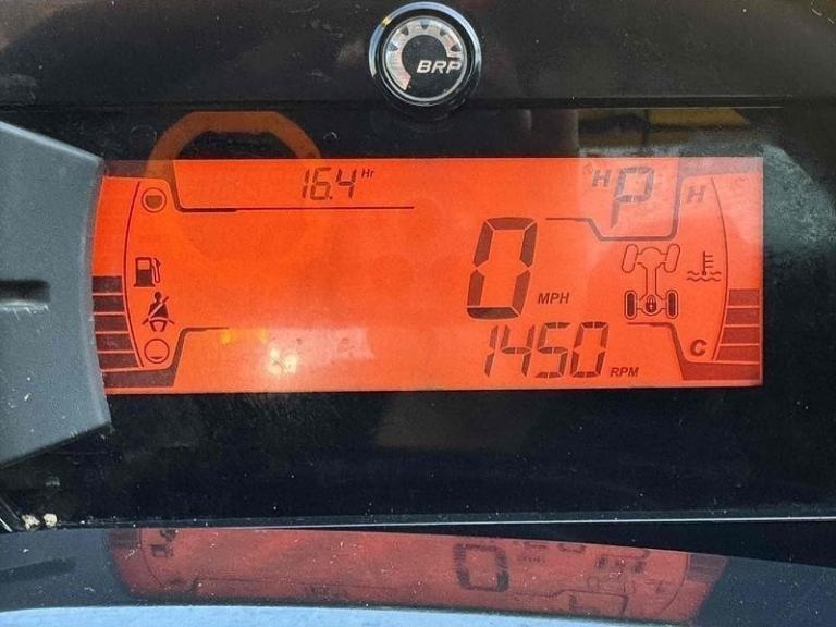 Can-Am Maverick R SAS