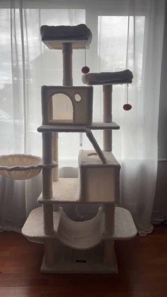 Feandrea Cat tree 168cm cream white