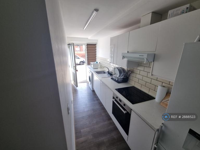 2 bedroom flat in Market St, Doncaster, DN6 (2 bed) (#2888523)